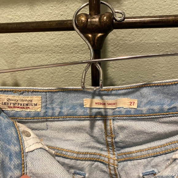 levi’s shorts - Picture 3 of 3
